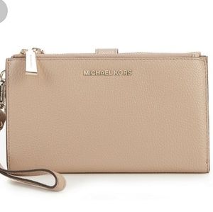Michael Kors Wristlet
